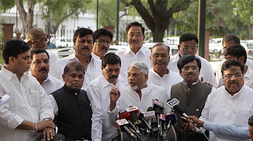 9 जून 2011: तस्‍वीरों में दिनभर की बड़ी खबरें