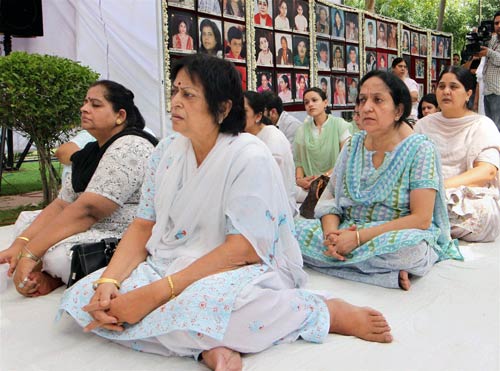 13 जून 2011: तस्‍वीरों में देखें दिनभर की बड़ी खबरें