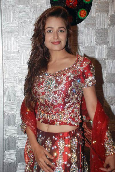 गहराता आकर्षण नाभि का  | 'सविता भाभी' के जलवे 