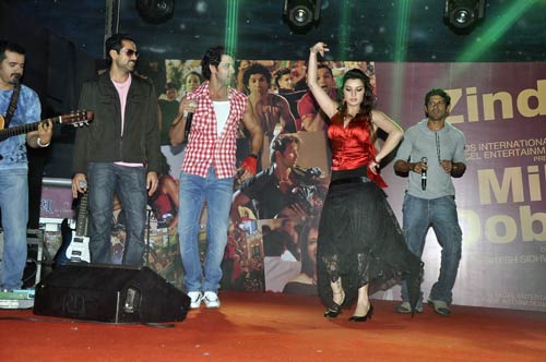 'जिंदगी मिले ना दोबारा' का म्‍यूजिक लांच । कैट के जलवे