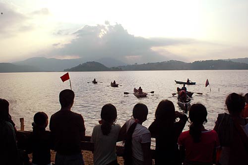 पर्यटकों को रिझाती हैं मेघालय की घटाएं...