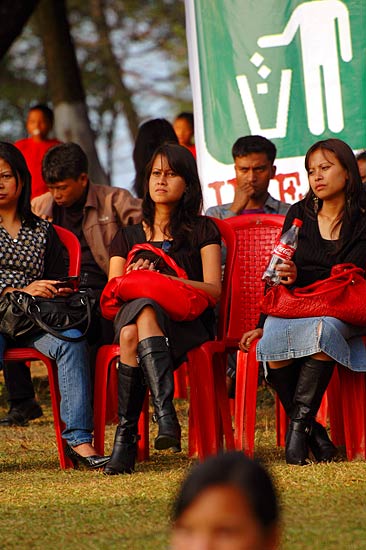 पर्यटकों को रिझाती हैं मेघालय की घटाएं...