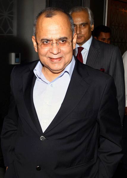 तस्‍वीरों में बीते सप्‍ताह की बड़ी खबरें | हिना का नायाब स्‍टाइल