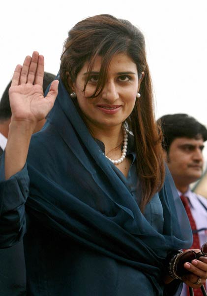 तस्‍वीरों में बीते सप्‍ताह की बड़ी खबरें | हिना का नायाब स्‍टाइल