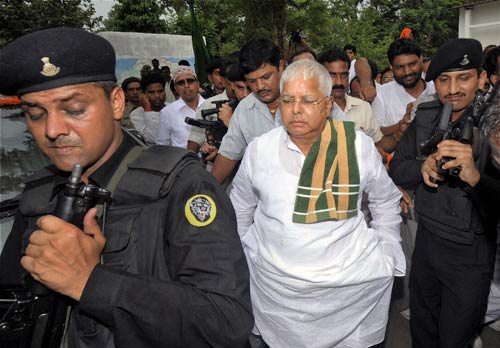 तस्‍वीरों में बीते सप्‍ताह की बड़ी खबरें | हिना का नायाब स्‍टाइल