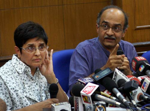 तस्‍वीरों में बीते सप्‍ताह की बड़ी खबरें | हिना का नायाब स्‍टाइल