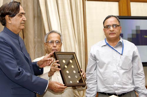 8 जुलाई 2011: तस्‍वीरों में देखें दिनभर की बड़ी खबरें