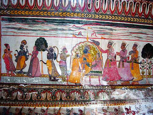 भव्‍यता समेटे खजुराहो के मंदिर व कलाकृतियां