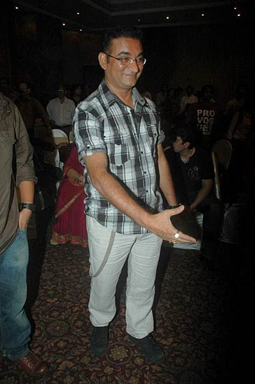 गायक सुदेश भोंसले की जन्‍मदिन पार्टी । आईफा में सितारे