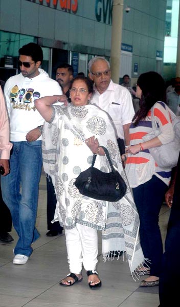 आजतक पर मम्‍मी ऐश की पहली झलक | ऐश को मातृत्‍व सुख