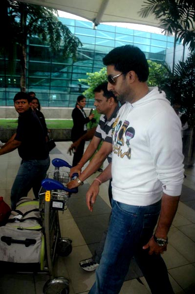 आजतक पर मम्‍मी ऐश की पहली झलक | ऐश को मातृत्‍व सुख