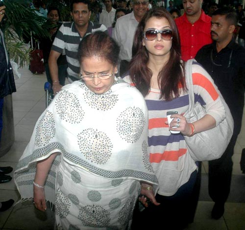 आजतक पर मम्‍मी ऐश की पहली झलक | ऐश को मातृत्‍व सुख