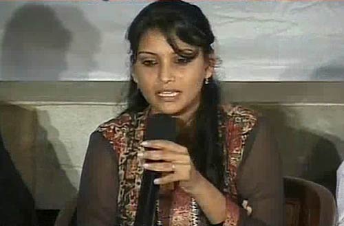 मारिया की प्रेस कांफ्रेस में जमकर हुआ हंगामा...