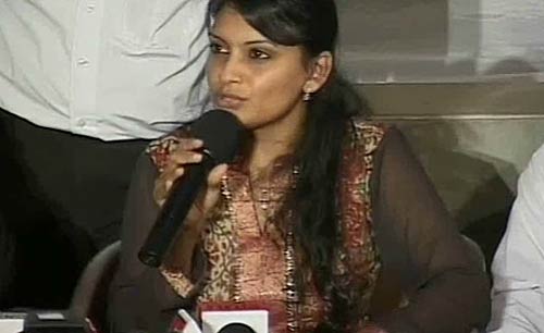 मारिया की प्रेस कांफ्रेस में जमकर हुआ हंगामा...