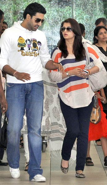 आजतक पर मम्‍मी ऐश की पहली झलक | ऐश को मातृत्‍व सुख