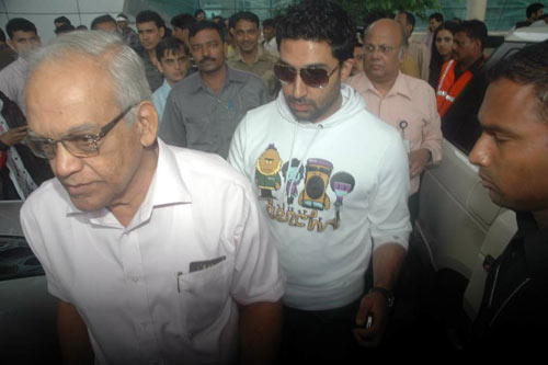 आजतक पर मम्‍मी ऐश की पहली झलक | ऐश को मातृत्‍व सुख