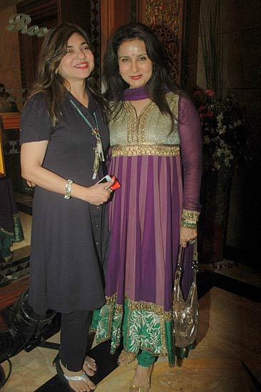 गायक सुदेश भोंसले की जन्‍मदिन पार्टी । आईफा में सितारे