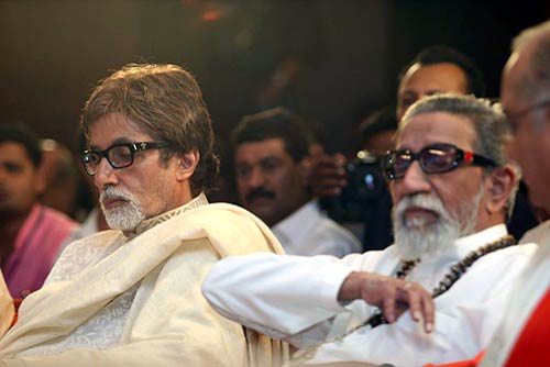 अमिताभ और ठाकरे ने किया पुस्‍तक विमोचन