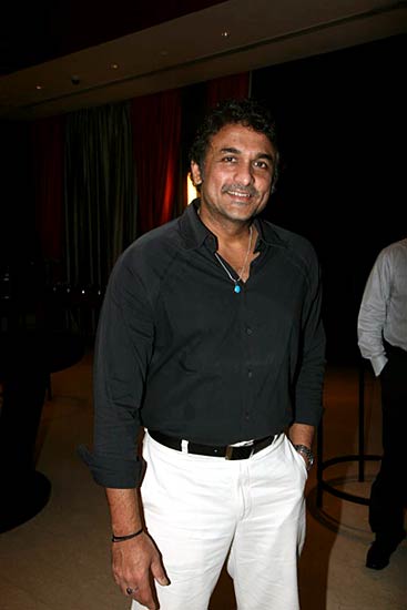 अमिताभ और ठाकरे ने किया पुस्‍तक विमोचन