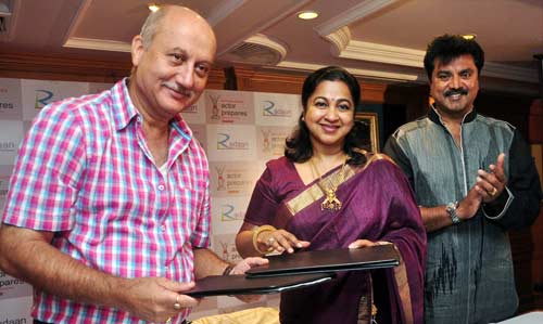 देखें: बीते सप्‍ताह बॉलीवुड की हलचल । 'पेटा' में सुंदरियां