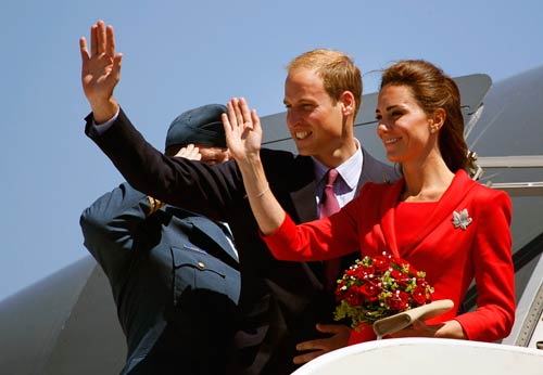 प्रिंस विलियम और केट का शाही दौरा । प्रेम कहानी