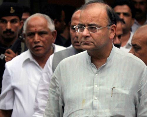 तस्‍वीरों में बीते सप्‍ताह की बड़ी खबरें | हिना का नायाब स्‍टाइल