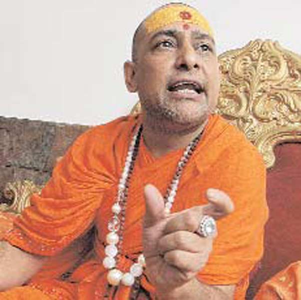 साधु निकले राजनीति के मैदान में | अरबपति योगी रामदेव