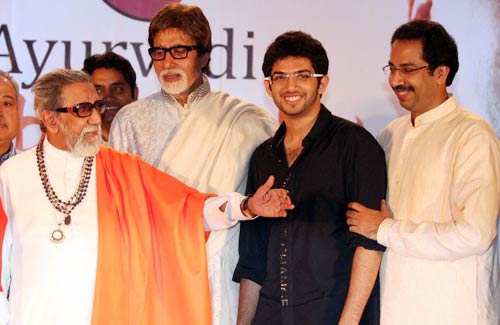 24 जुलाई 2011: तस्‍वीरों में दिनभर की बड़ी खबरें | पढ़ें