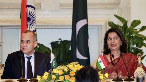 27 जुलाई 2011: तस्‍वीरों में देखें दिनभर की बड़ी खबरें | पढ़ें