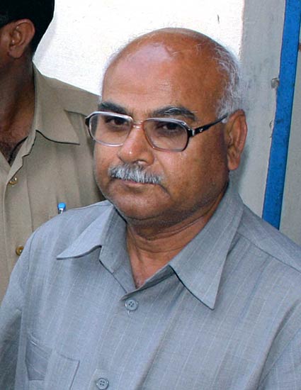 12 जुलाई 2011: तस्‍वीरों में दिनभर की खबरें