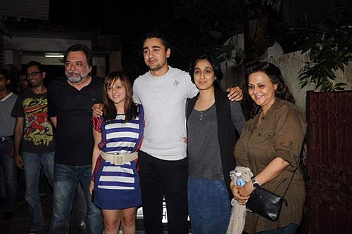 बीते सप्‍ताह बॉलीवुड की हलचल | ऐश को मातृत्‍व सुख