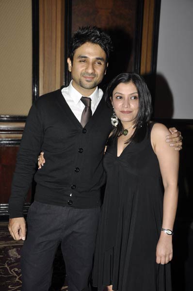 'डेल्ही बेली' की कामयाबी पर थिरके सितारे । म्‍यूजिक लांच