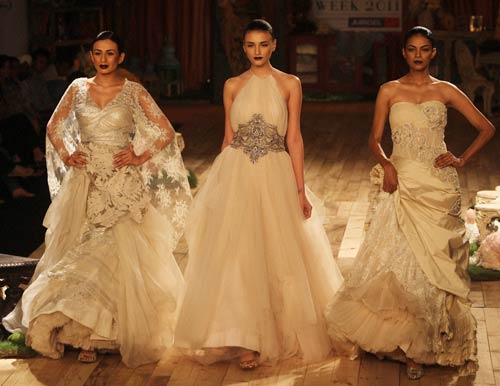 24 जुलाई 2011: तस्‍वीरों में दिनभर की बड़ी खबरें | पढ़ें