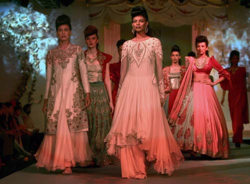 बीते सप्‍ताह बॉलीवुड की हलचल | स्विमसूट में जलपरियां