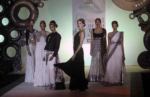 बीते सप्‍ताह बॉलीवुड की हलचल | स्विमसूट में जलपरियां