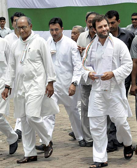 16 जुलाई 2011: तस्‍वीरों में देखें दिनभर की बड़ी खबरें