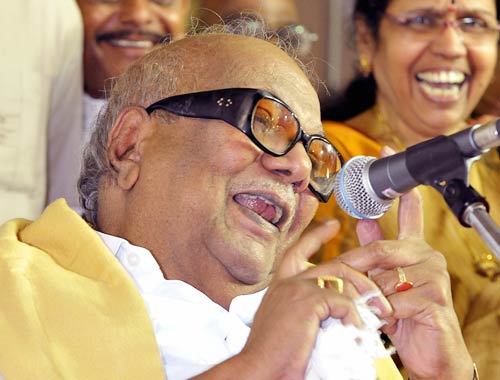 24 जुलाई 2011: तस्‍वीरों में दिनभर की बड़ी खबरें | पढ़ें