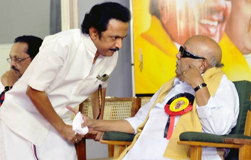 23 जुलाई 2011: तस्‍वीरों में दिनभर की बड़ी खबरें | पढ़ें