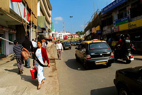 पर्यटकों को रिझाती हैं मेघालय की घटाएं...