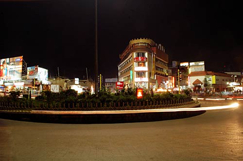 पर्यटकों को रिझाती हैं मेघालय की घटाएं...