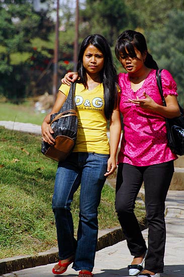 पर्यटकों को रिझाती हैं मेघालय की घटाएं...