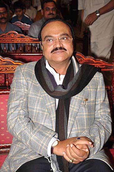 डॉ शैफाली की शादी में बॉलीवुड हस्‍तियां । फोटो: प्रेम कहानी