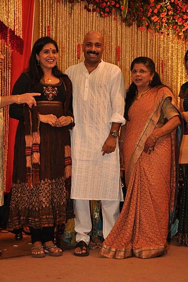 डॉ शैफाली की शादी में बॉलीवुड हस्‍तियां । फोटो: प्रेम कहानी