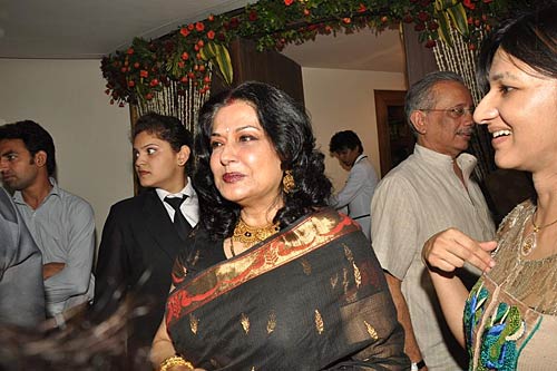 डॉ शैफाली की शादी में बॉलीवुड हस्‍तियां । फोटो: प्रेम कहानी