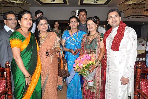 डॉ शैफाली की शादी में बॉलीवुड हस्‍तियां । फोटो: प्रेम कहानी