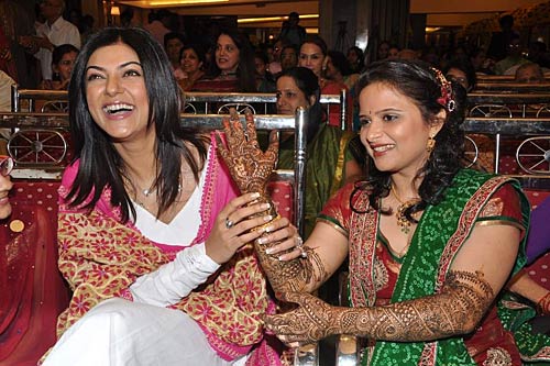 डॉ शैफाली की शादी में बॉलीवुड हस्‍तियां । फोटो: प्रेम कहानी