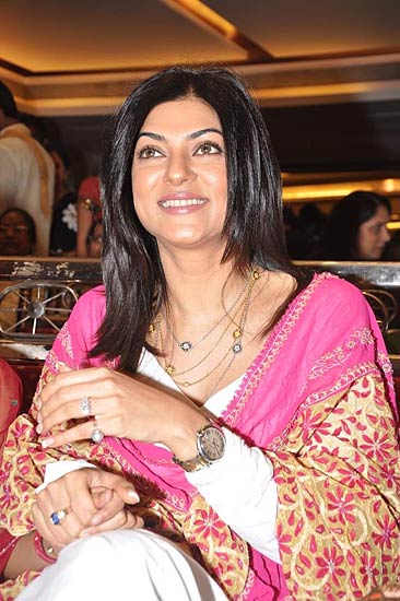 डॉ शैफाली की शादी में बॉलीवुड हस्‍तियां । फोटो: प्रेम कहानी