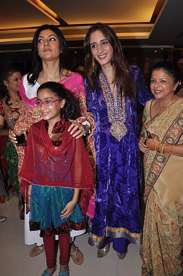 डॉ शैफाली की शादी में बॉलीवुड हस्‍तियां । फोटो: प्रेम कहानी