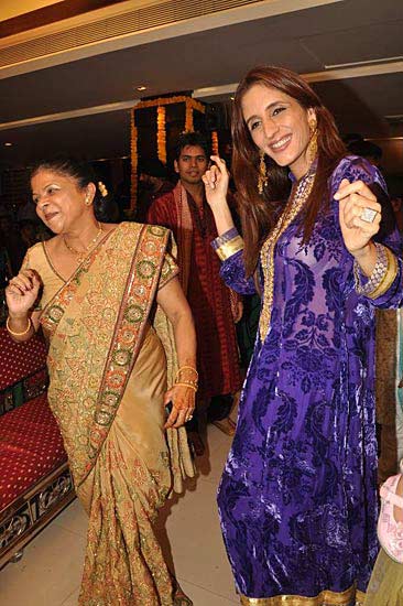 डॉ शैफाली की शादी में बॉलीवुड हस्‍तियां । फोटो: प्रेम कहानी