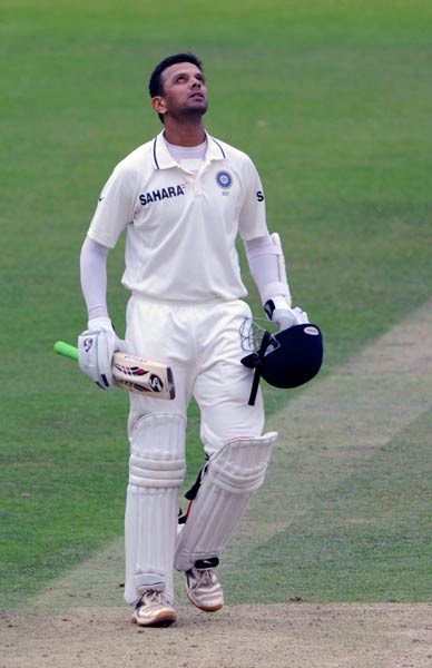 लार्ड्स टेस्‍ट, तीसरा दिन: राहुल द्रविड़ ने लगाया शतक